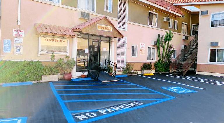 Encore Inn Inglewood