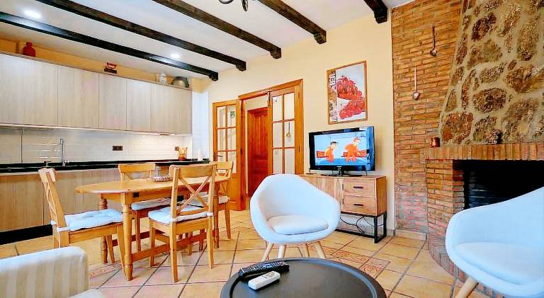 Rental apartment with patio & pool | Pets are welcome — photo 2