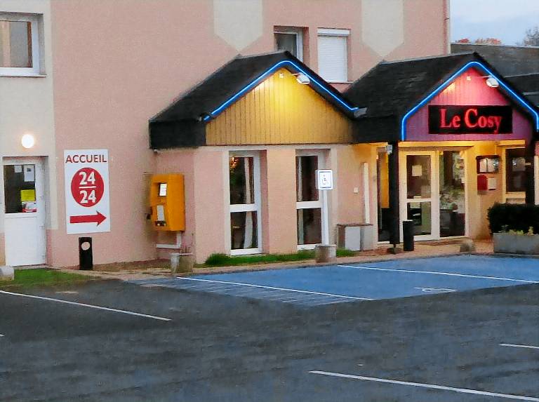 Hotel Le Cosy Blois Villebarou in Blois