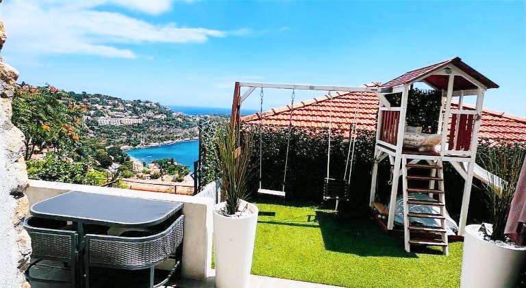 Holiday apartment with pool — photo 4