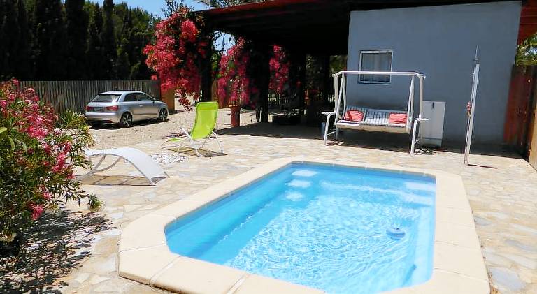 House with pool — photo 2