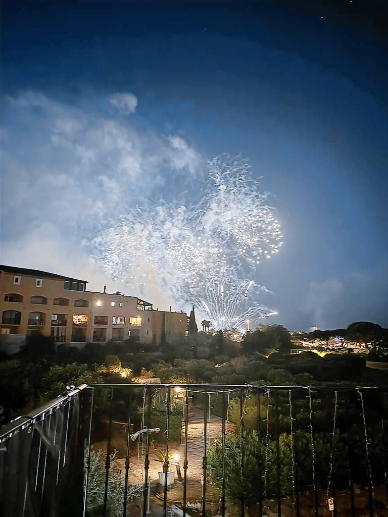 Fully equipped rental apartment with pool | City view | Close to the beach | Dogs allowed — photo 3