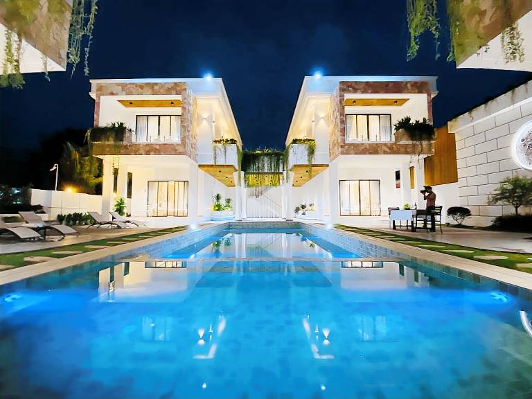 Villa Thvi