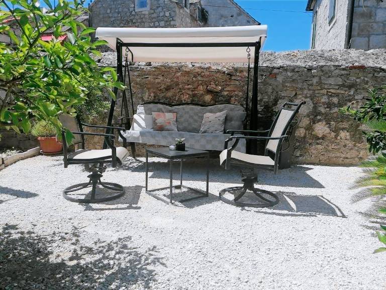 One bedroom apartment with terrace Postira, Brač (A-25147-b) — photo 2