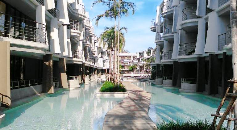 Beautiful apartment with terrace, yard & pool | Next to the beach | Pet-friendly — photo 3