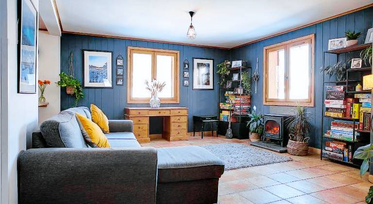 Wonderful chalet with yard, sauna & hot tub | Pets are welcome — photo 5