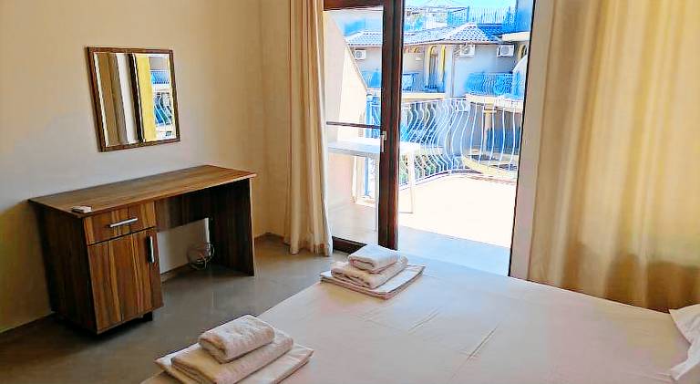 Holiday apartment with garden, pool & terrace | Close to the beach | Pet-friendly — photo 2