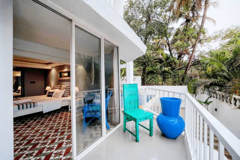Serviced apartment with hot tub, patio & pool — photo 5