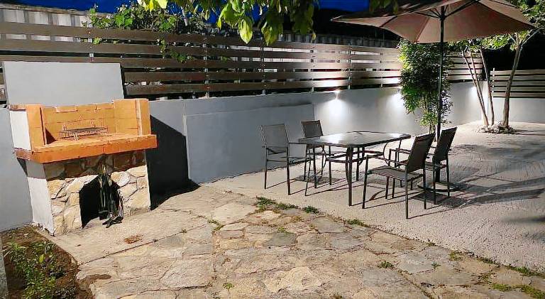 Apartment with patio — photo 5