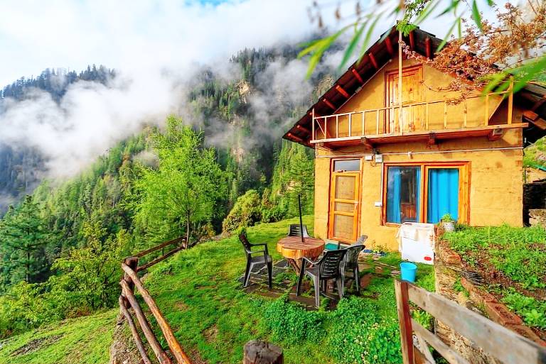 Bastiat Stays Whispering Pines Cottage in Kullu