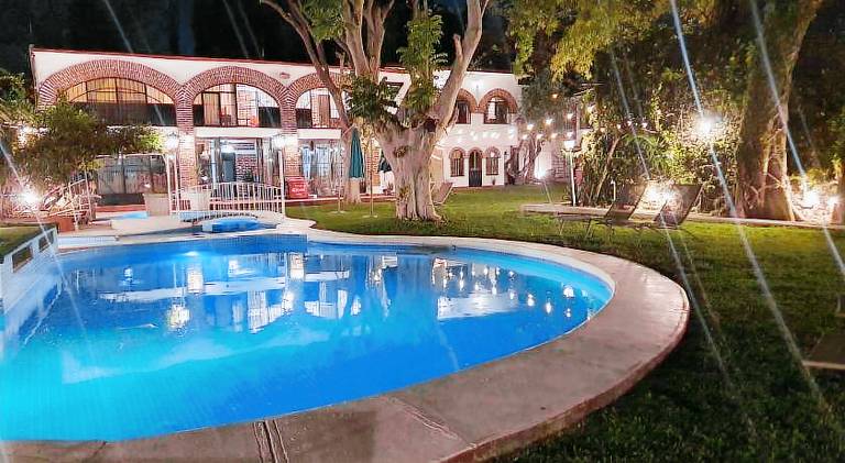 Vacation home with pool in Xochitepec