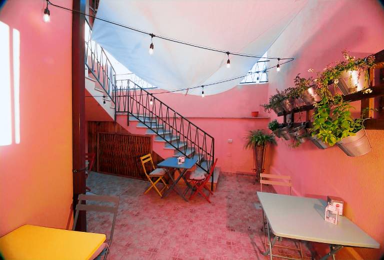 Holiday apartment with patio — photo 4