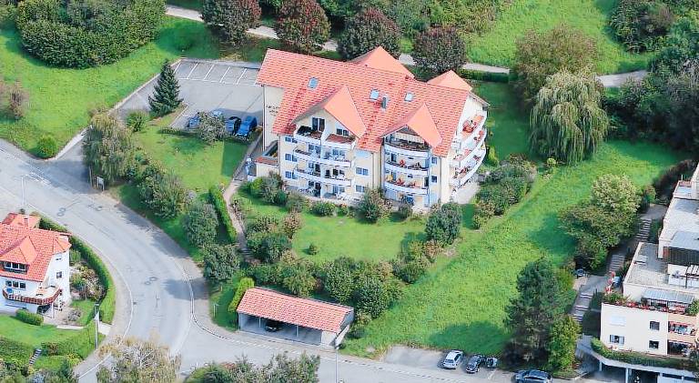 Nice serviced apartment with yard & terrace | Dogs allowed in Loerrach