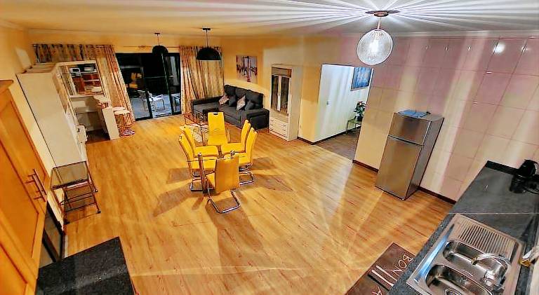 Ample vacation home with terrace & yard | Pets are welcome — photo 3