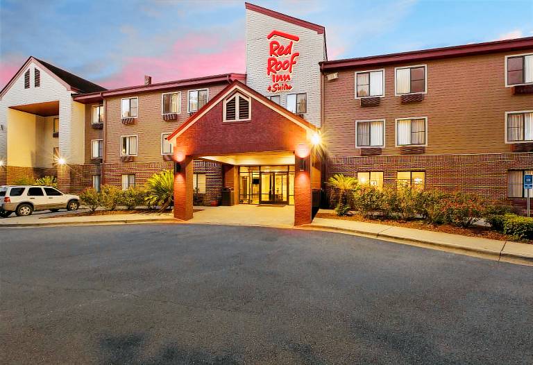 Red Roof Inn & Suites Savannah Airport in Pooler, GA