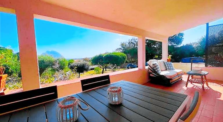 Holiday apartment with BBQ, patio & yard — photo 2