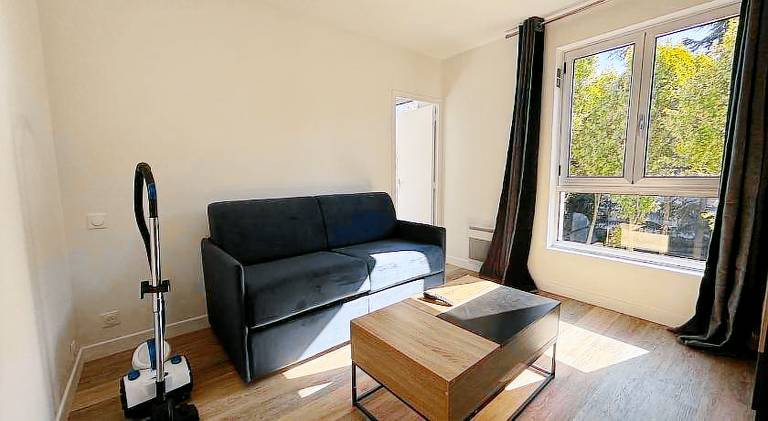 Holiday apartment with 1 room for 2 persons in Clichy