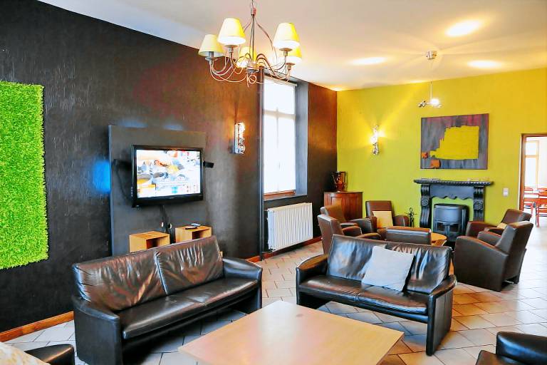 Family-oriented vacation home with garden, patio & jacuzzi | Dogs allowed — photo 2