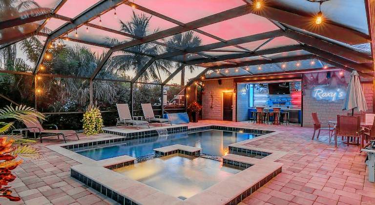 Vacation home with pool | Beach nearby | Dogs allowed — photo 3