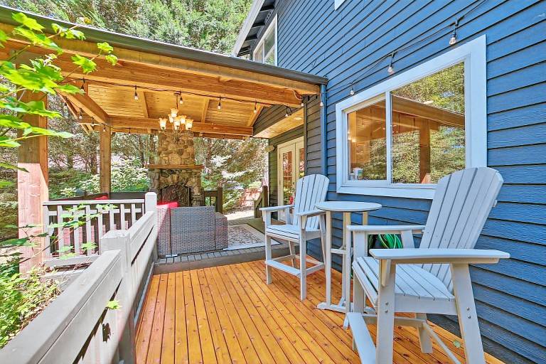 Beautiful Wine Country Home w/ Hot Tub & Lake View — photo 2