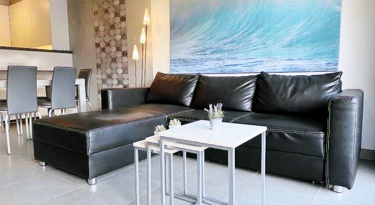 Rental apartment with patio — photo 4