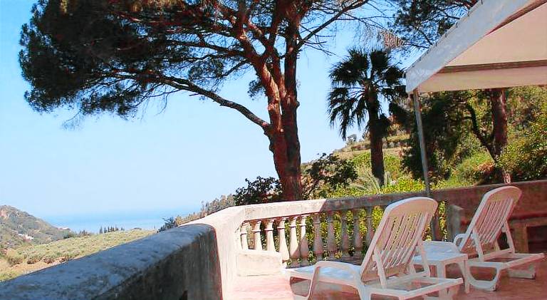 Villa | Close to the beach | Pets are welcome in Messina