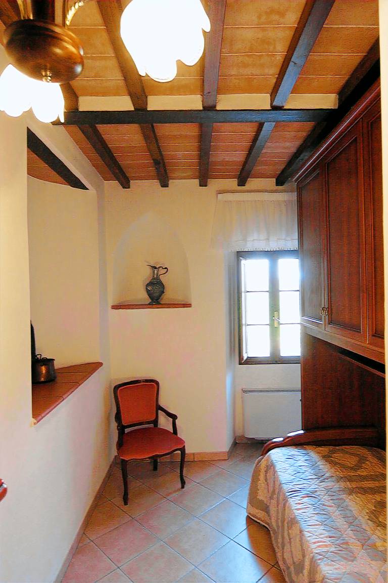 Holiday apartment with pool — photo 3