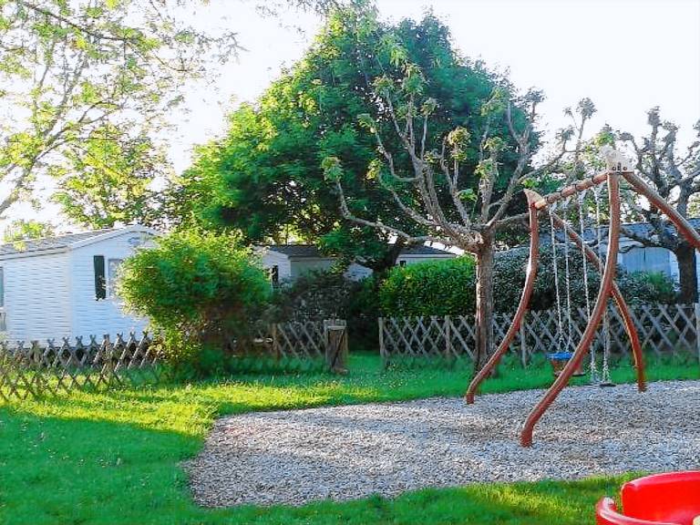 Pleasant mobile home with patio | Pets are welcome — photo 3