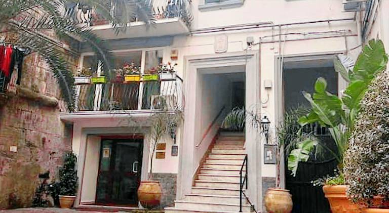 Rental apartment | Close to Naples Cathedral | Pets are welcome — photo 3