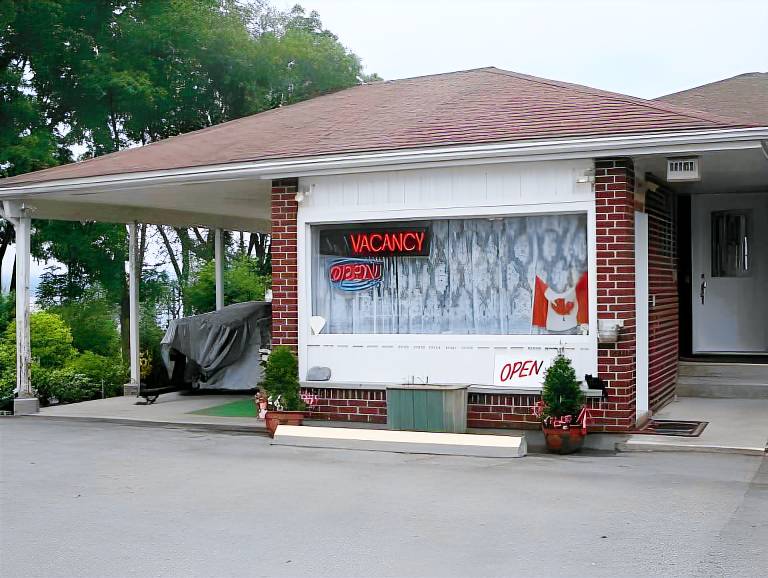 Bayside Motel Trenton in Prince Edward, ON