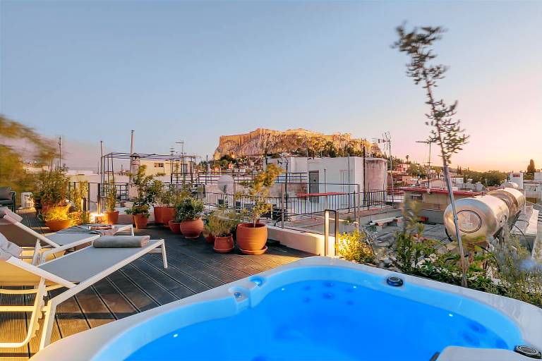 Rental apartment with patio | Near Acropolis of Athens | Pet-friendly in Athens