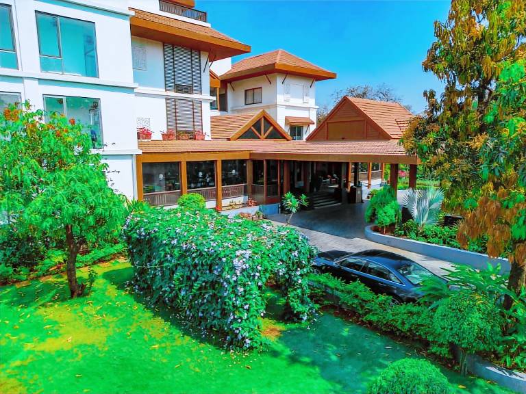Resort  Lonavala