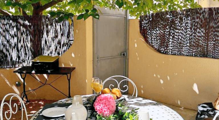 House with garden, patio & BBQ | Perfect for remote work in L'Isle-sur-la-Sorgue