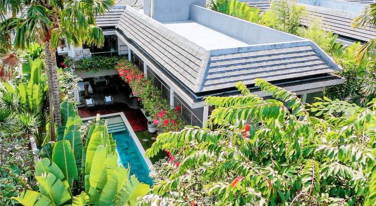 Villa with pool — photo 5