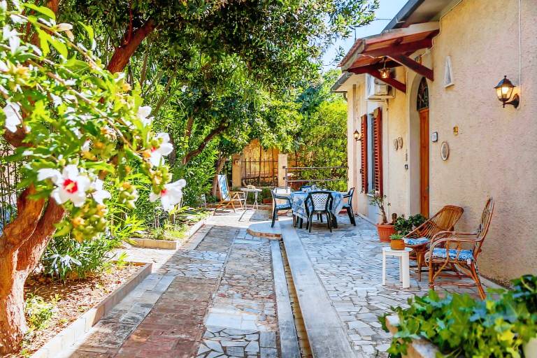 Fully equipped ample vacation home with yard, fast internet & patio | Sea view | Pets are welcome in Roccastrada