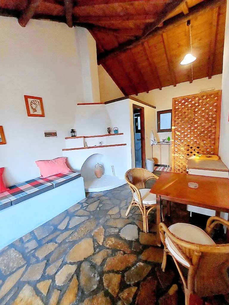 Beautiful house located on a hill, with a spectacular sea view — photo 4