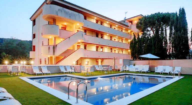 Charming holiday apartment with pool | Dogs allowed in Tossa de Mar