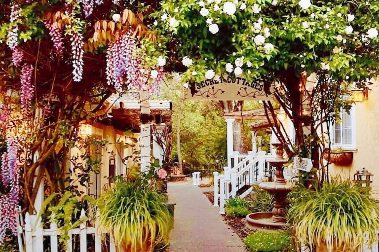 Glen Ellen Inn