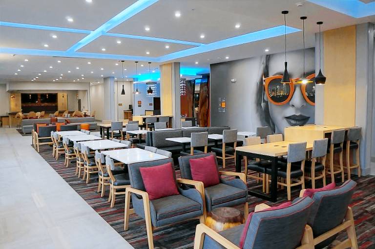 La Quinta Inn & Suites by Wyndham Lewisville — photo 4