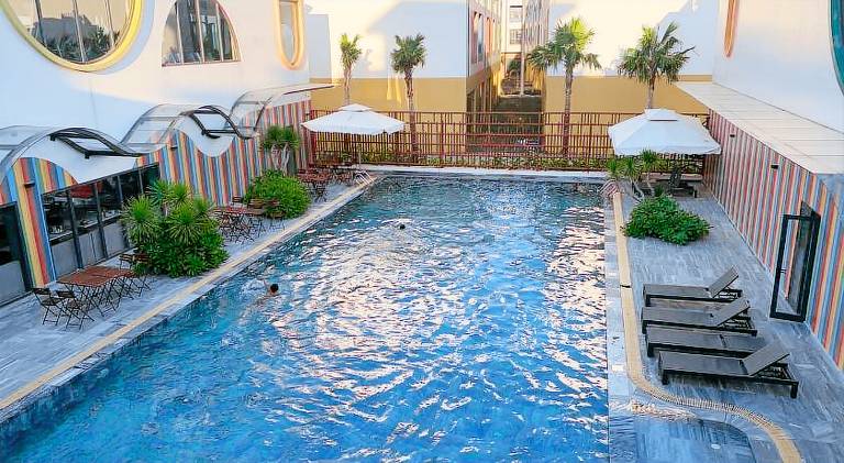 Villa with pool & barbecue — photo 3