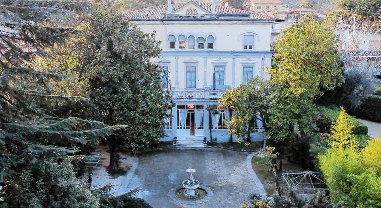 Villa | Pets are welcome in Gardone Riviera