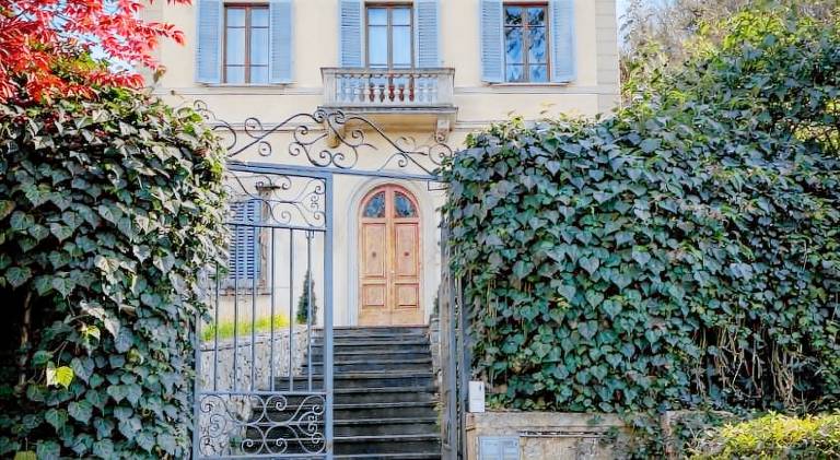Holiday apartment with 3 rooms for 6 persons in Florence