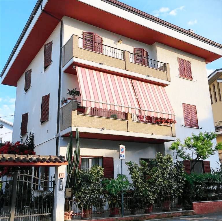 Child-friendly charming rental apartment with garden & BBQ | Garden view | Beach nearby | Pets are welcome — photo 2