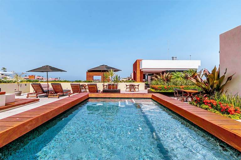 Condo with jacuzzi & pool — photo 3