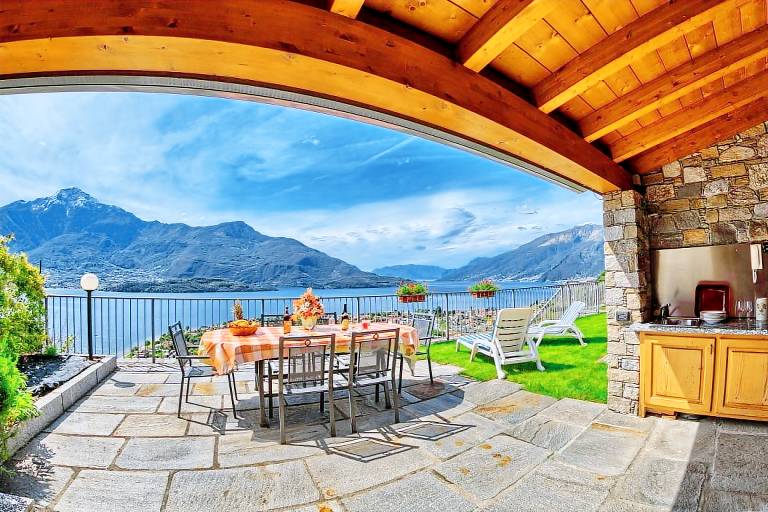 Olive Garten Ferienwohnung mit Seeblick