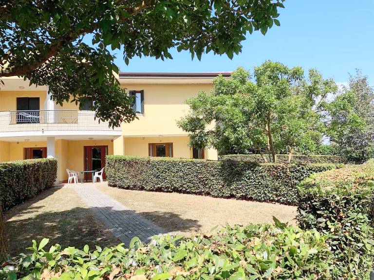 Rental apartment with yard, pool & patio | Dogs allowed — photo 3