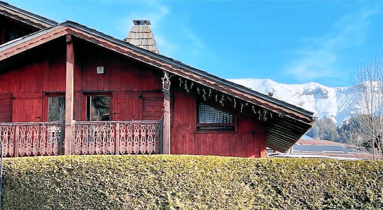Chalet with terrace, yard & sauna in Combloux