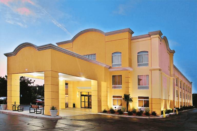 La Quinta Inn & Suites by Wyndham Florence in Florence, SC