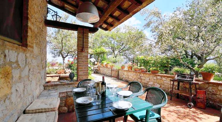 Fully equipped beautiful villa with private pool, barbeque & garden | Pet-friendly — photo 3