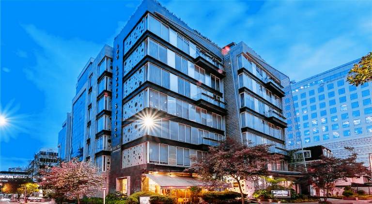 Hotel 100 Luxury Suites by Preferred in Bogotá